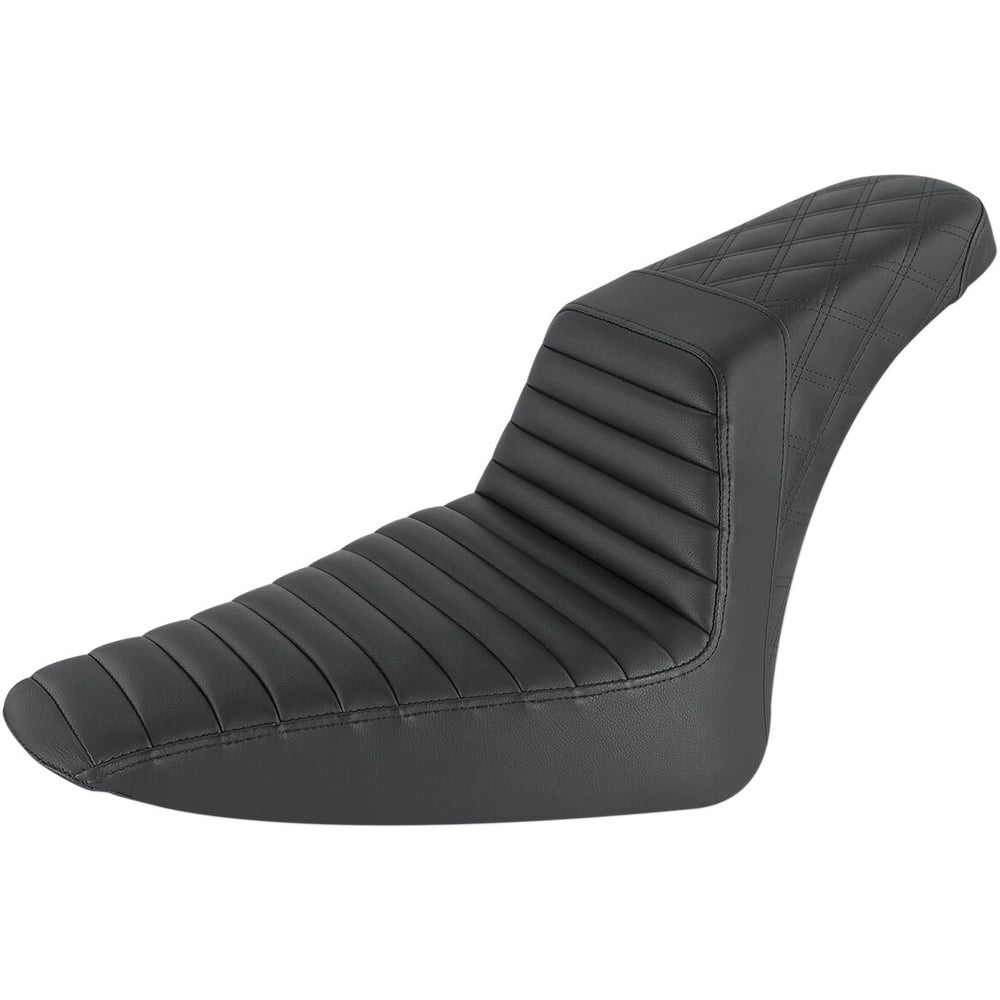 Harley-Davidson Softail (11-17) Step-Up 2-up sæde Front Tuck-n-Roll/ Rear Lattice Stitch – Saddlemen