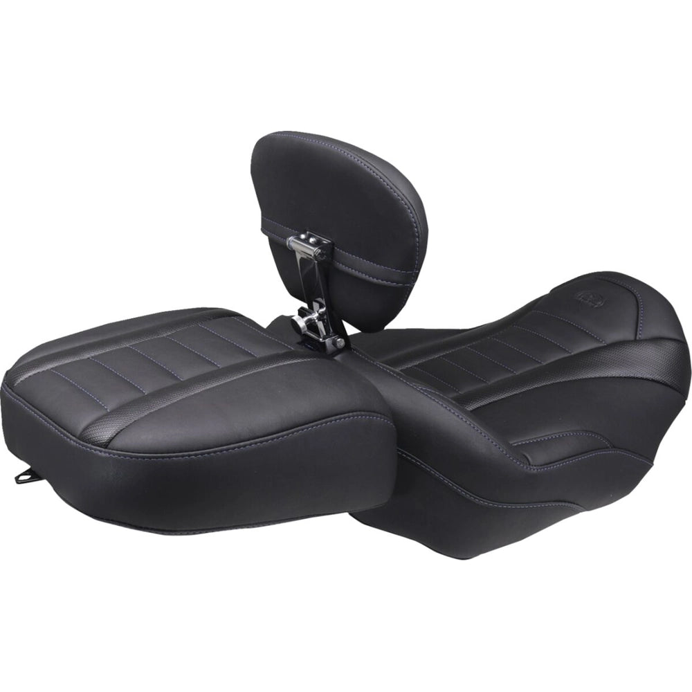 Harley-Davidson Touring (23-26) Touring Wide passagersæde, blå syning – Mustang – Mustang varenr. 88420SB – ekstra produktvinkel med fokus på form og finish – billede 3
