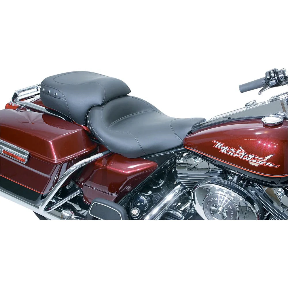 Harley-Davidson Touring (97-07) solosæde – Mustang – Mustang varenr. 75578 – ekstra produktvinkel med fokus på form og finish – billede 3