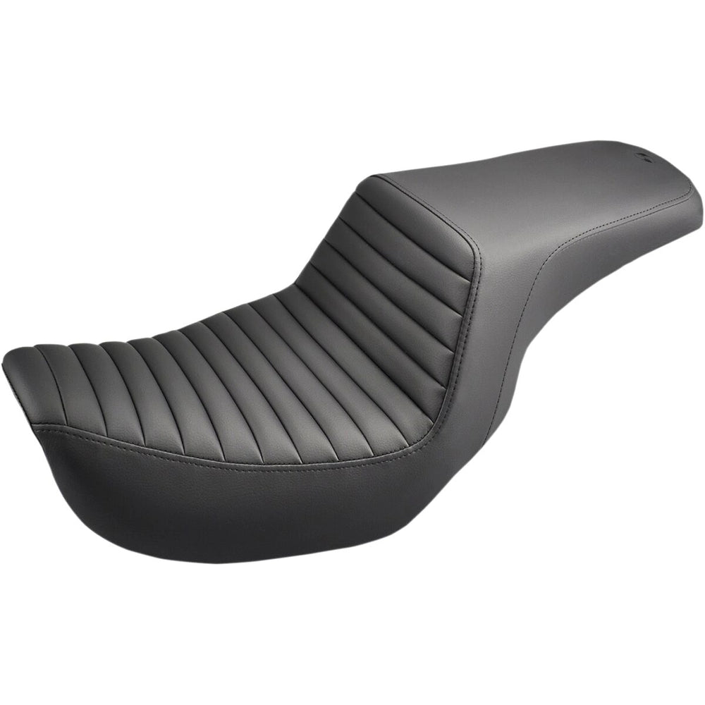 Harley-Davidson Dyna (04-05) Step-Up 2-up sæde Front Tuck-n-Roll – Saddlemen