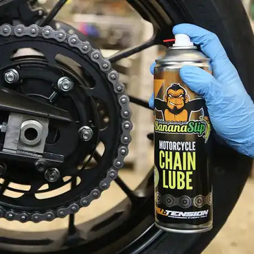 Tru-Tension BananaSlip kædespray til MC – 500 ml – påføring af kædespray på MC-kæde