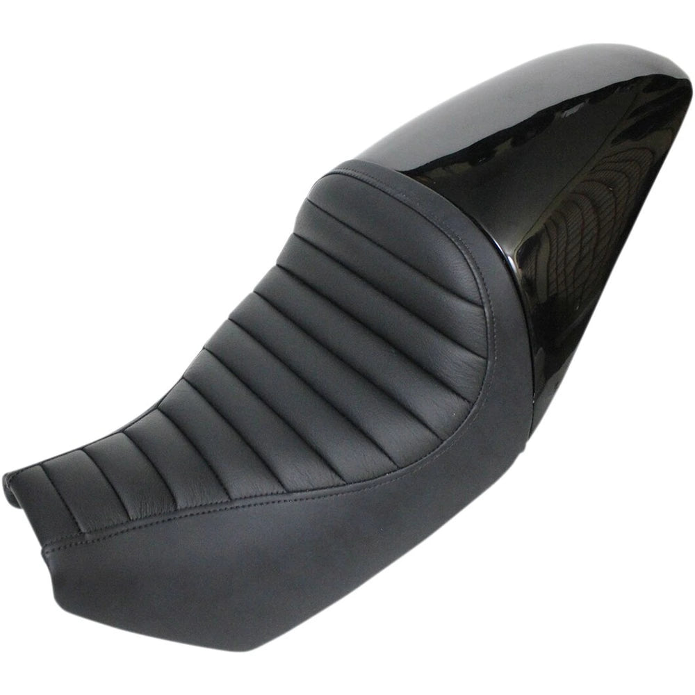 Harley-Davidson (15-20) Fender solosæde Ribbed – Saddlemen – ekstra produktvisning med fokus på form, polstring, syninger og finish – billede 2