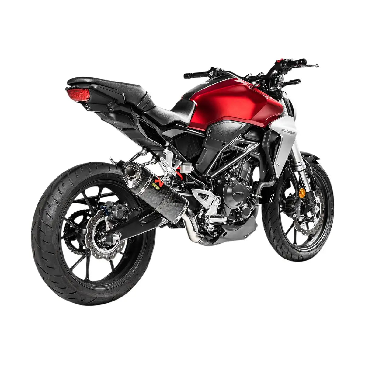 Akrapovič S-H3SO7-APC slip-on monteret på Honda CB300R (18-23)