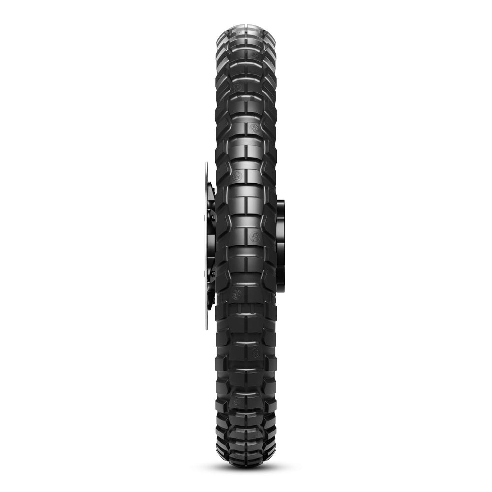 Metzeler Karoo 4 90/90-21 54T TL spec. B – fordæk – ekstra visning af dækkets profil, mønster og konstruktion.
