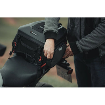 Kawasaki Vn 900 (06-25) m.fl. PRO Rearbag tailbag (22-34 Liters) – SW-Motech – produktbillede 2