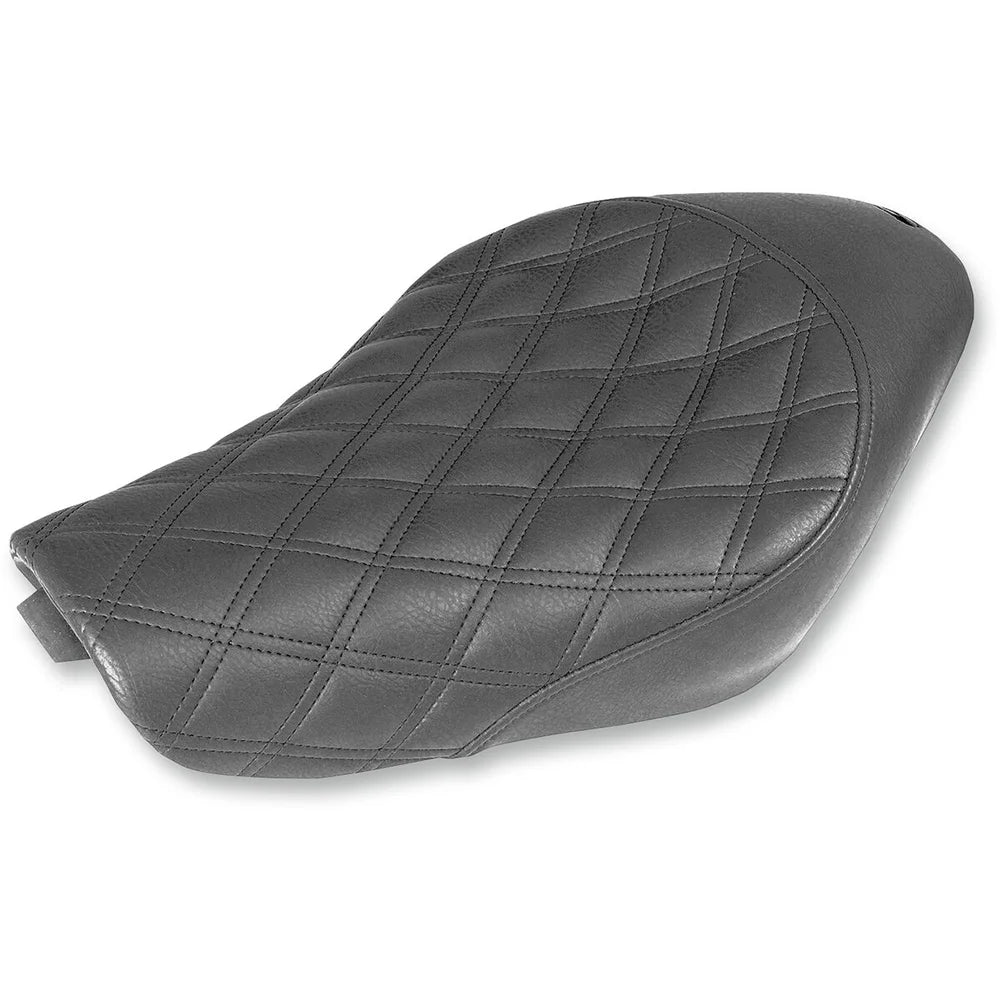 Harley-Davidson Sportster (04-22) Renegade solosæde Lattice Stitched, 17 liter Tank (4.5 US gal.) (807-03-002LS) – Saddlemen – ekstra produktvisning med fokus på form, polstring, syninger og finish – billede 2