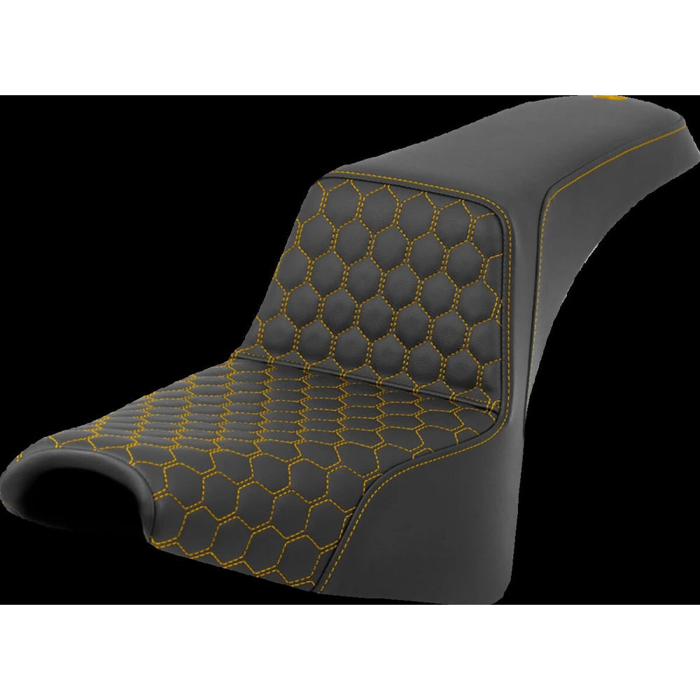 Harley-Davidson Softail (18-26) Step-Up 2-up sæde Honeycomb guld syning, 26 cm (10-1/4") – Saddlemen