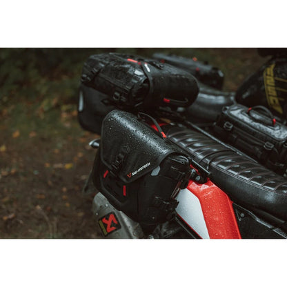 Kawasaki Vn 900 (06-25) m.fl. SysBag WP S with Right adapterplade (12-16 Liters) – SW-Motech – produktbillede 4