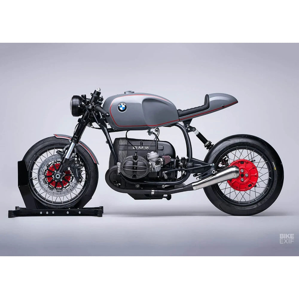 Universal GP Style slip-on lyddæmper, rustfrit stål – Spark – monteret på motorcykel, design og linjeføring, billede 4