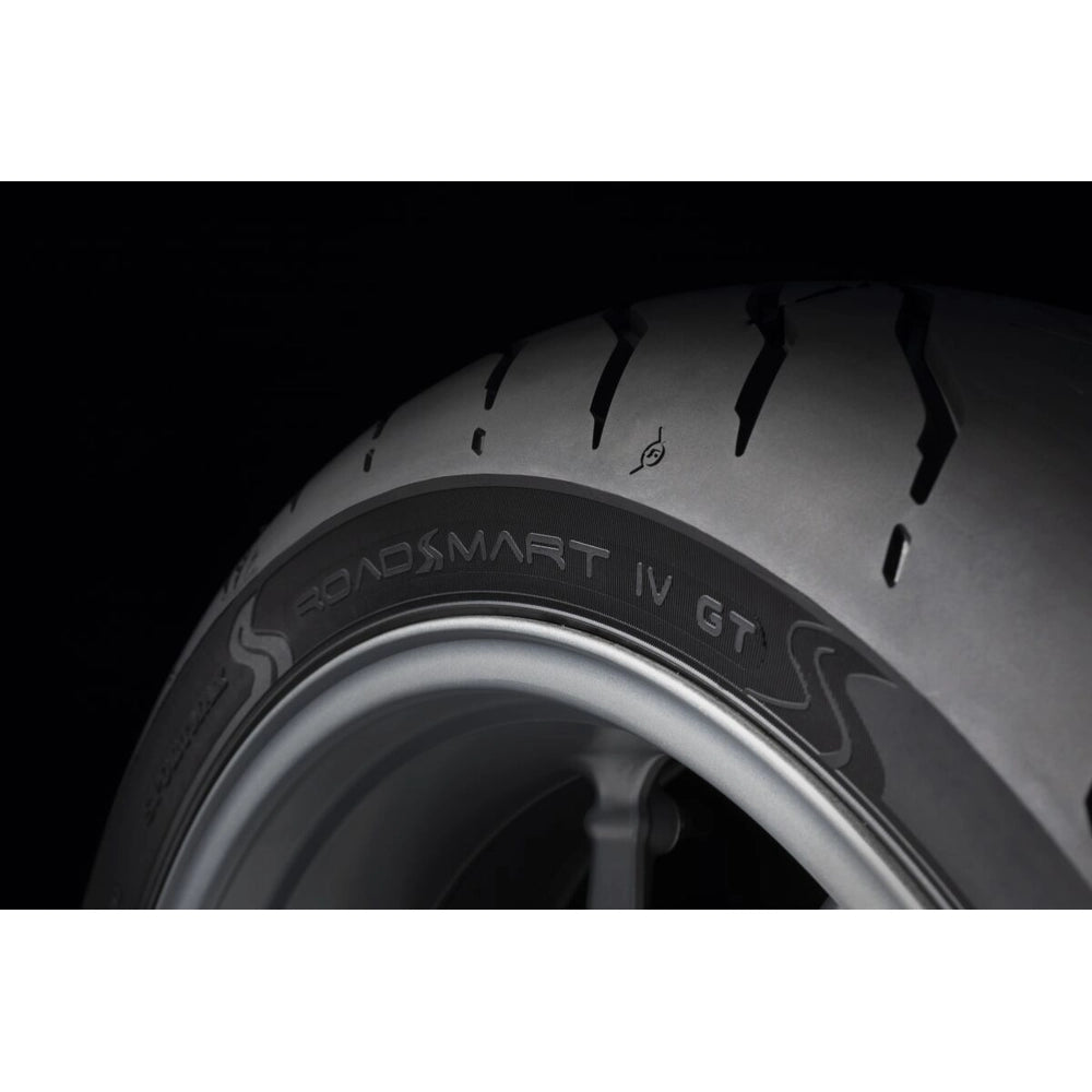 Dunlop RoadSmart IV 180/55ZR17 (73W) TL GT – bagdæk – originalt Dunlop bagdæk med maksimal kontrol i regnvejr og stabil touring. Køb hos Mo2parts. Produktbillede 2.