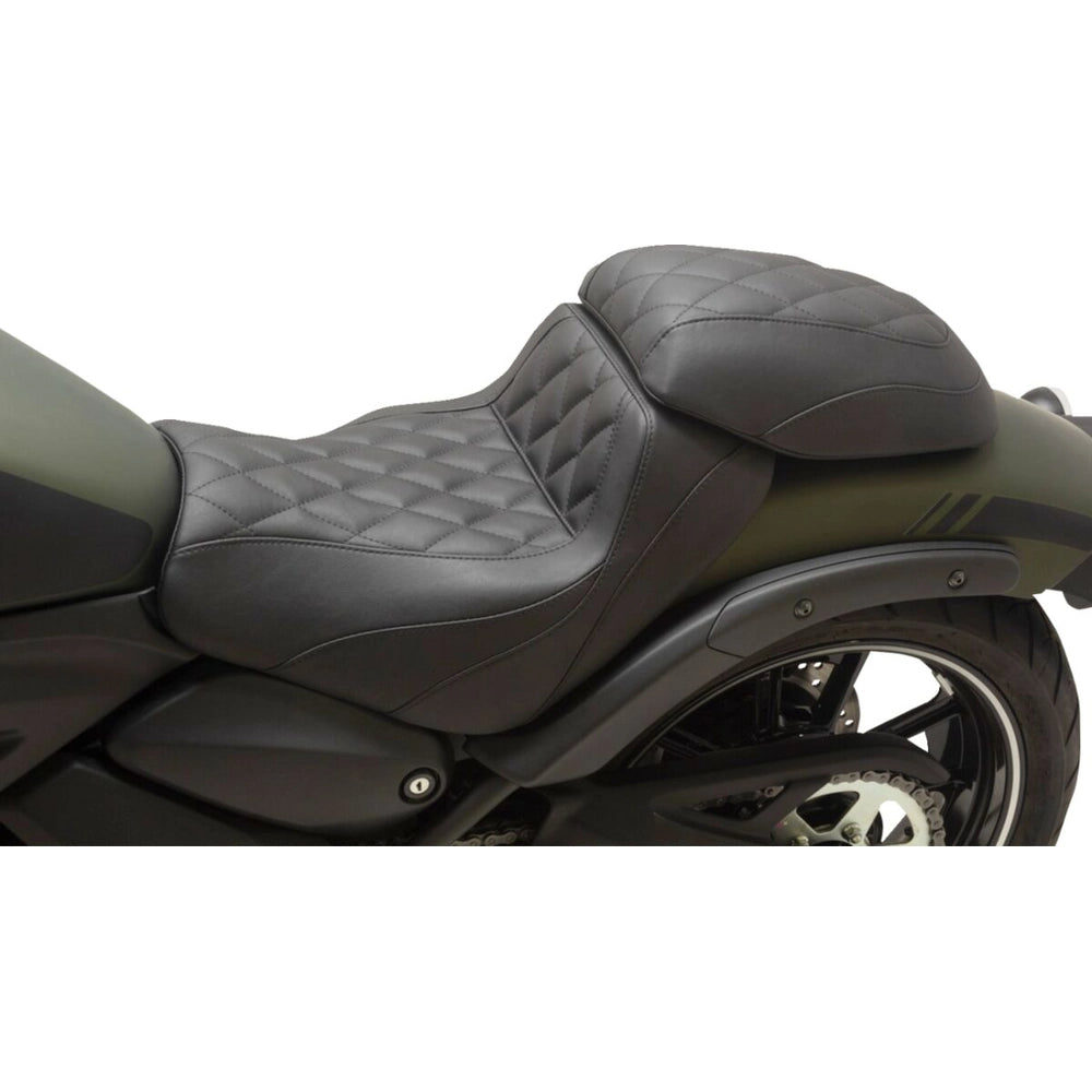 Kawasaki Vulcan S (15-25) Fastback / Squareback solosæde, diamond – Mustang – Mustang varenr. 76430 – ekstra produktvinkel med fokus på form og finish – billede 2