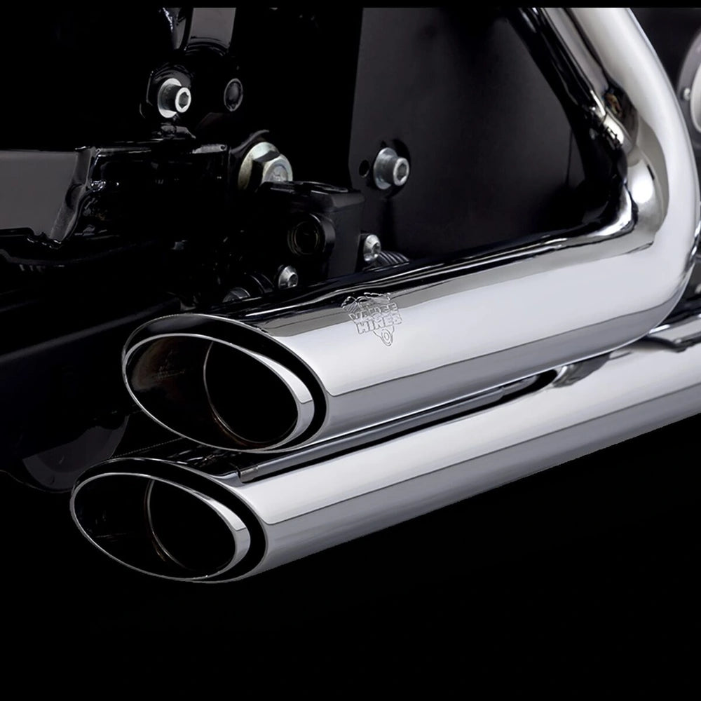 Harley-Davidson Softail (86-09) Shortshots Staggered Exhaust System Chrome komplet udstødning, krom – Vance & Hines – monteret på motorcykel – design og pasform 3