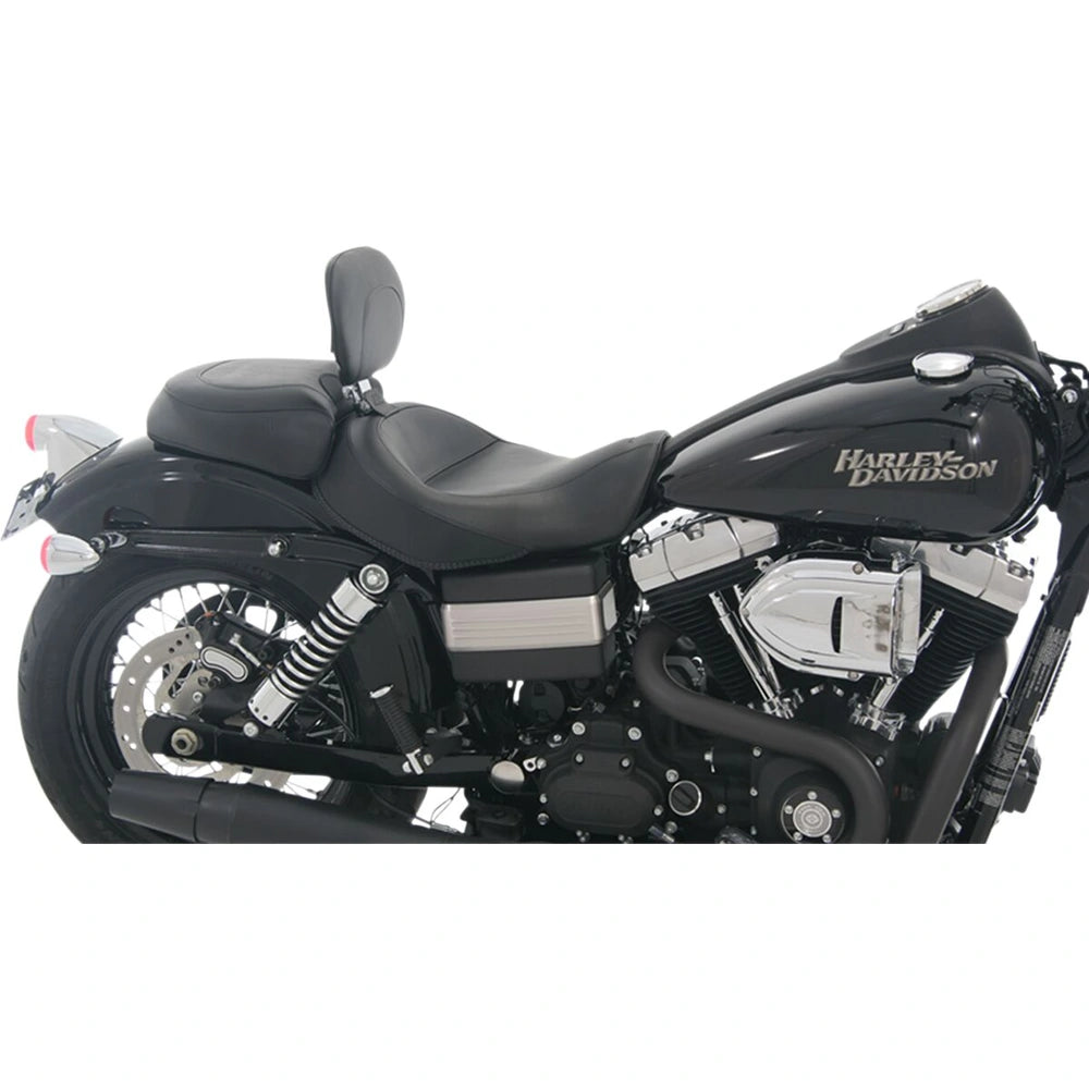 Harley-Davidson Dyna (06-17) Vintage Wide solosæde – Mustang – Mustang varenr. 79358 – ekstra produktvinkel med fokus på form og finish – billede 4