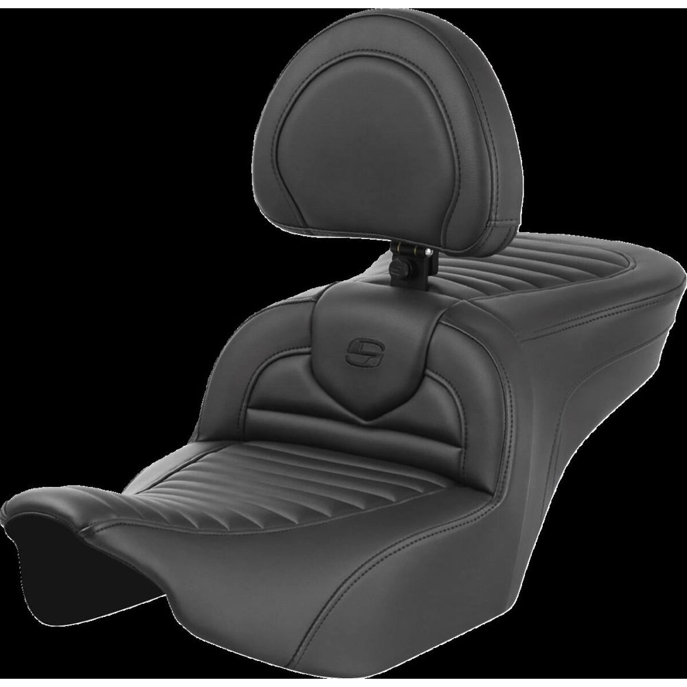 Harley-Davidson Touring (23-26) Roadsofa 2-up sæde Perforated/ Tuck-n-Roll med førerryglæn – Saddlemen