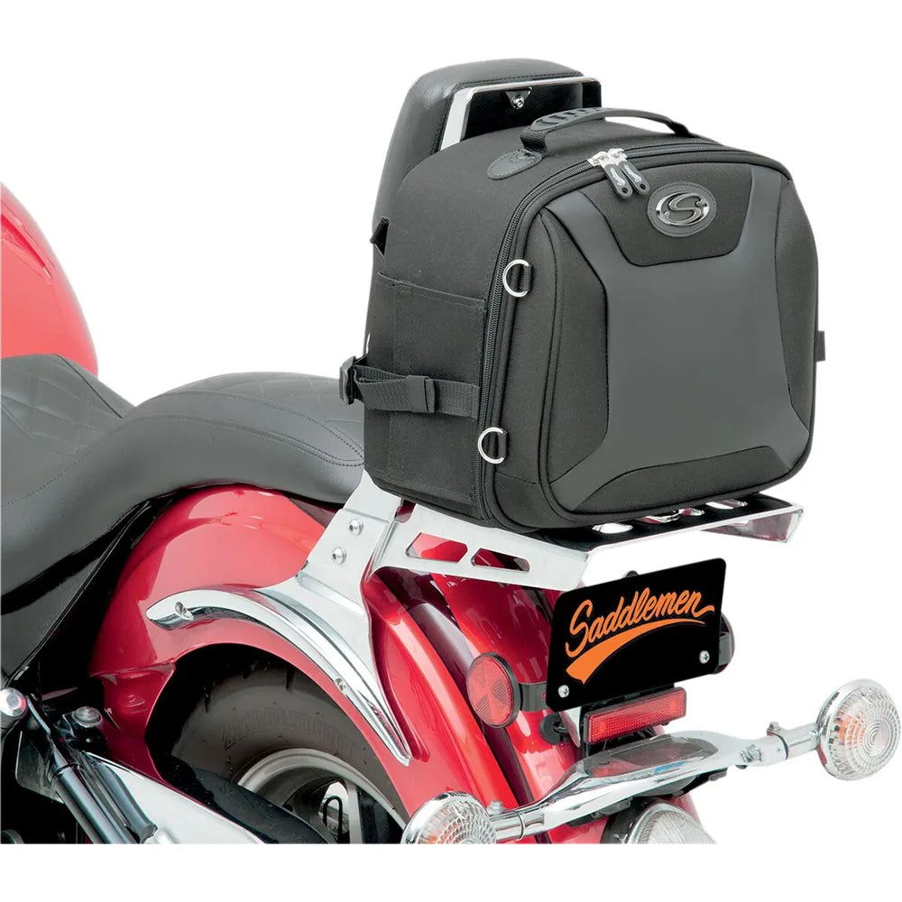FTB1000 sissy bar taske – Saddlemen – ekstra produktvisning med fokus på form, opbevaring og detaljer – billede 5