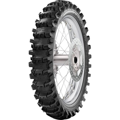 Pirelli Scorpion MX Soft 80/100-12 50M TT NHS – bagdæk – originalt Pirelli bagdæk med maksimalt greb, præcis feedback og ægte banefølelse. Køb hos Mo2parts.