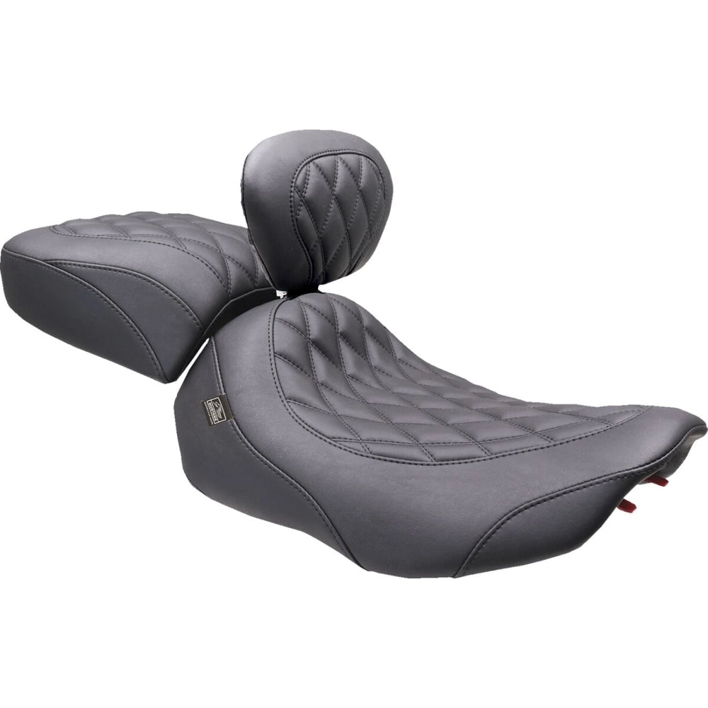 Harley-Davidson Touring (23-26) Tripper solosæde – Mustang – Mustang varenr. 89503 – ekstra produktvinkel med fokus på form og finish – billede 3