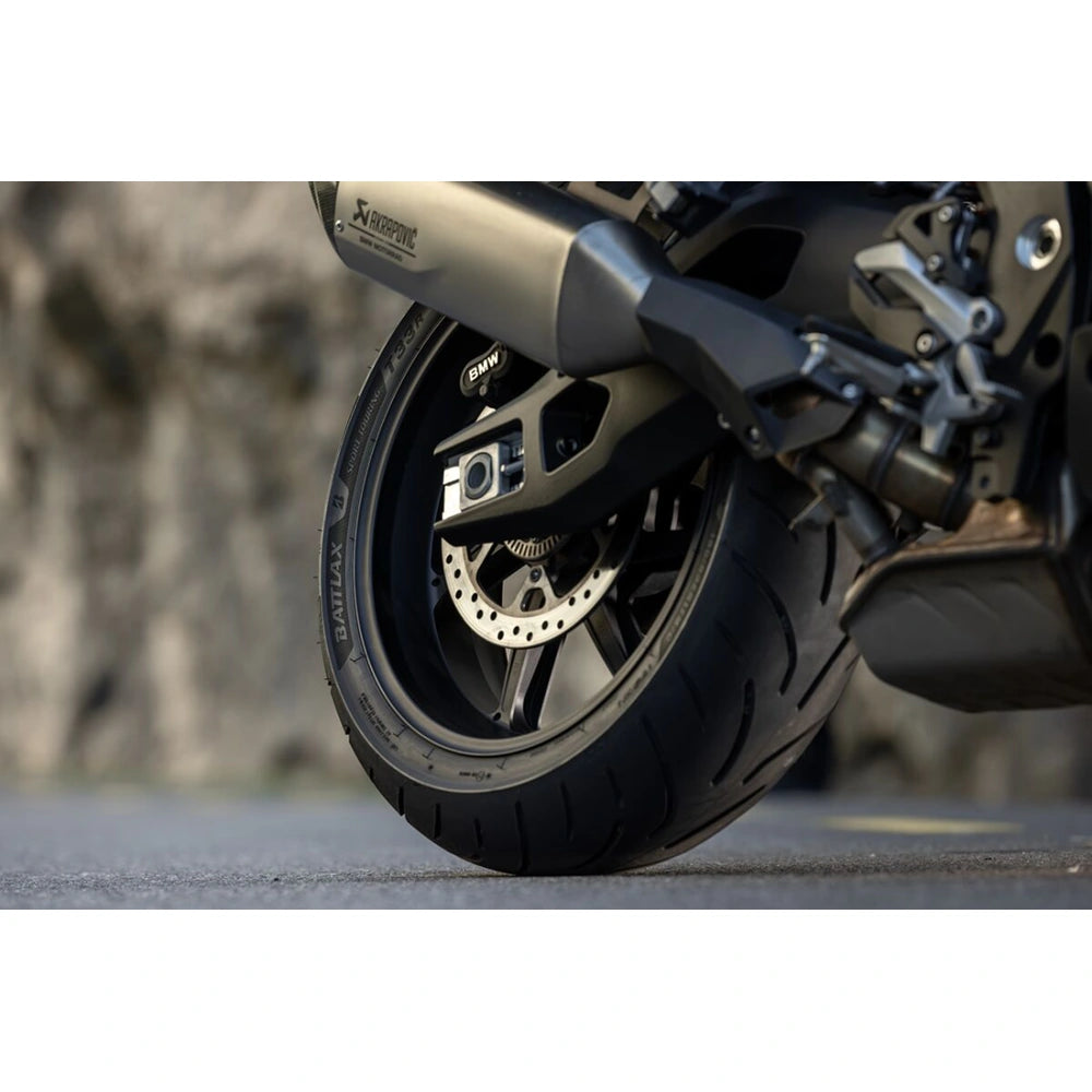 Bridgestone Battlax Sport Touring T33 120/70R19 60V TL – fordæk – originalt Bridgestone fordæk med lang levetid og trygge touringegenskaber. Køb hos Mo2parts. Produktbillede 2.