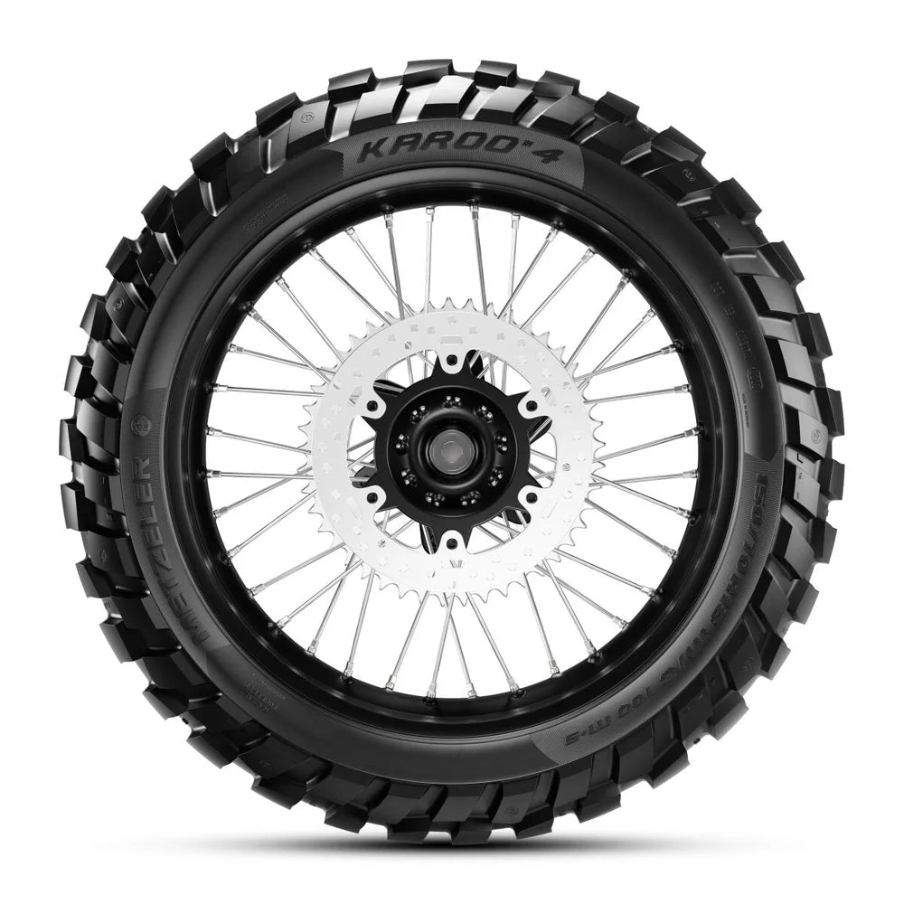 Metzeler Karoo 4 140/80-18 70R TL Rally – bagdæk – alternativt produktbillede med fokus på dækprofil og design.