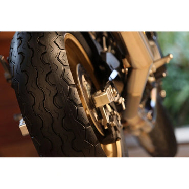 Dunlop TT100 GP 130/80-18 66H TT – bagdæk – originalt Dunlop bagdæk med klassisk TT-look med moderne greb. Køb hos Mo2parts. Produktbillede 2.