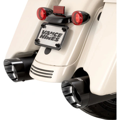Harley-Davidson Touring (17-26) Razorback 450 slip-on, sort – Vance & Hines – monteret på motorcykel – design og pasform 3