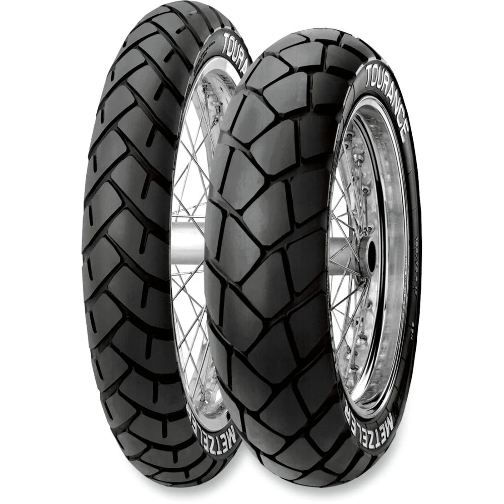 Metzeler Tourance 130/80R17 65S TL – bagdæk – originalt Metzeler MC-dæk med kontrol på asfalt og løst underlag.
