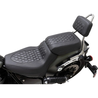 Indian Limited (22-24) sissy bar pude, diamond – Mustang – Mustang varenr. 88206 – ekstra produktvinkel med fokus på form og finish – billede 3