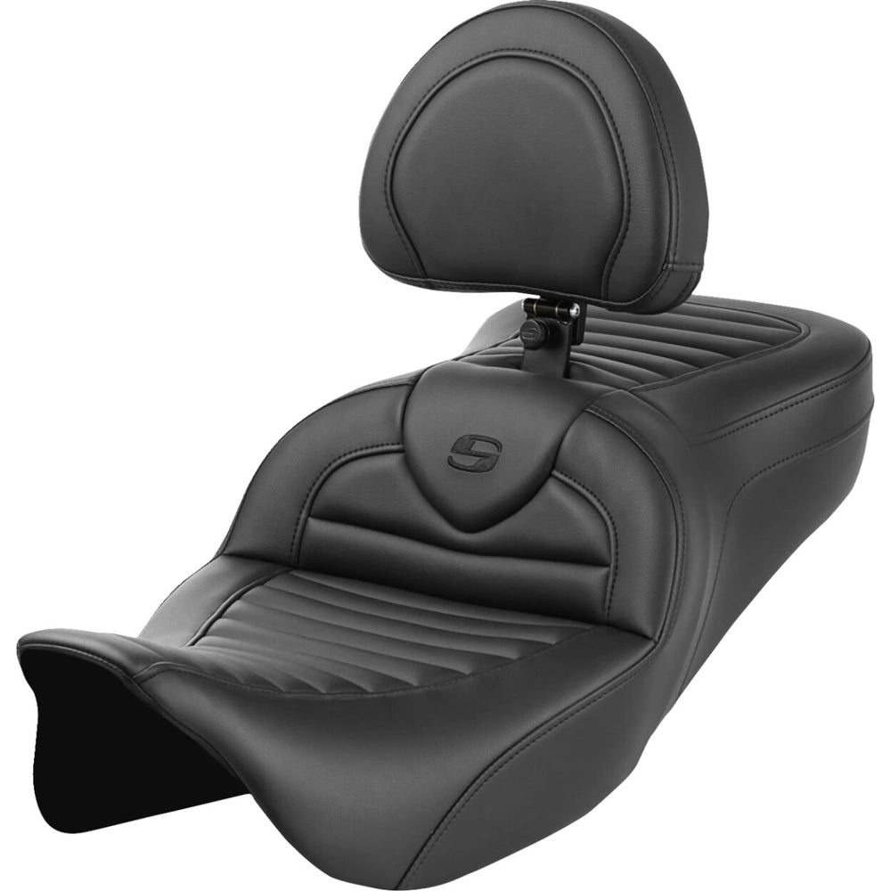 Harley-Davidson Touring (08-24) Roadsofa 2-up sæde Tuck-n-Roll med førerryglæn – Saddlemen