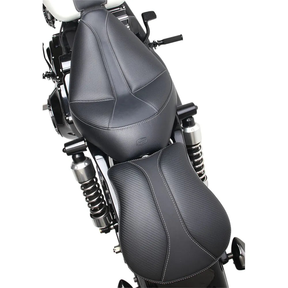 Dominator passagersæde Contour/ Plain – Saddlemen – ekstra produktvisning med fokus på form, polstring, syninger og finish – billede 2