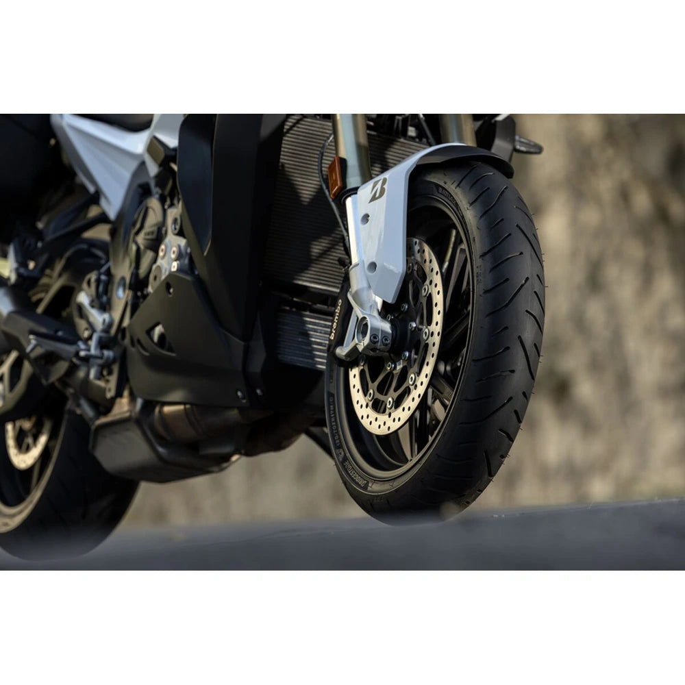 Bridgestone Battlax Sport Touring T33 120/70ZR18 59W TL – fordæk – originalt Bridgestone fordæk med lang levetid og trygge touringegenskaber. Køb hos Mo2parts. Produktbillede 6.
