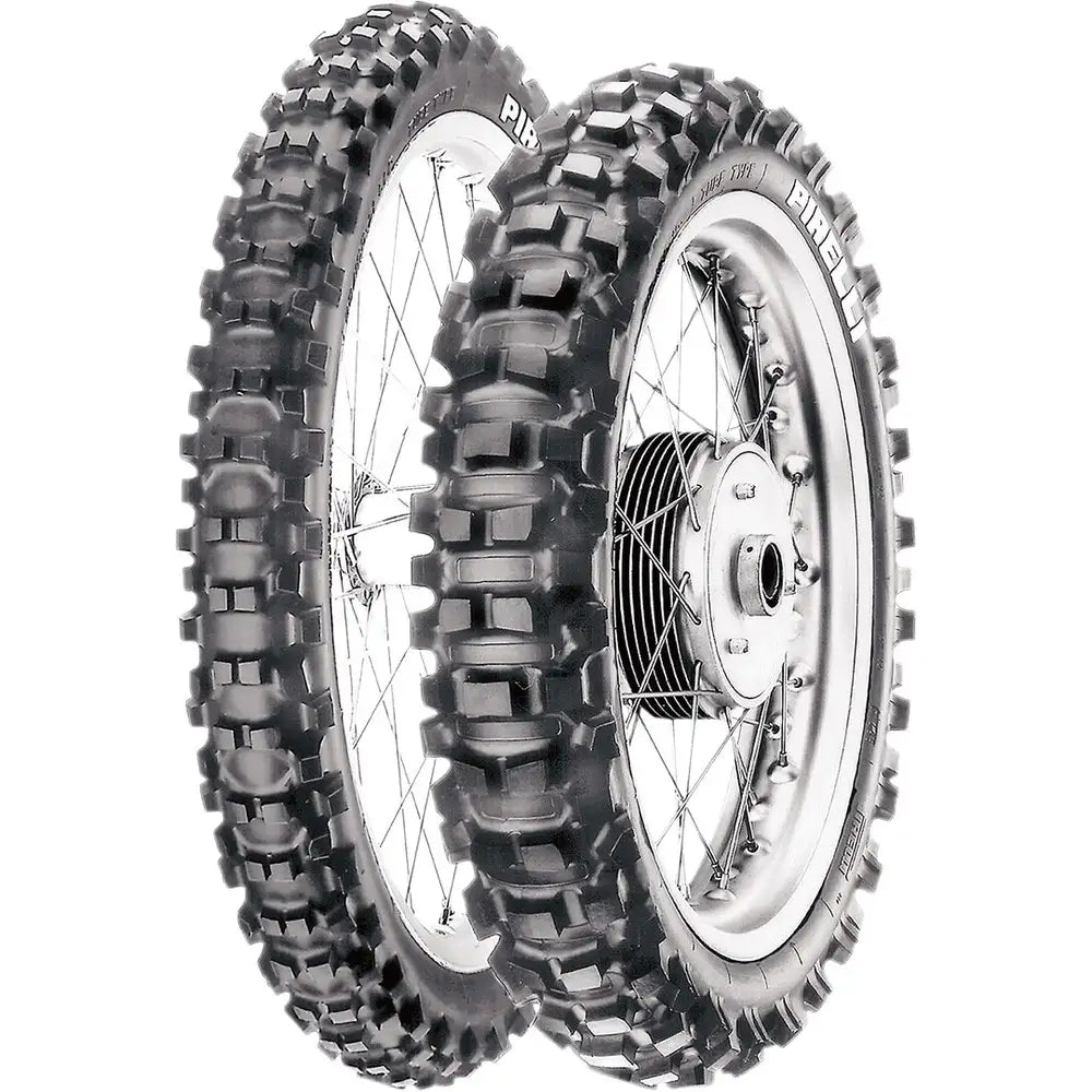 Pirelli Scorpion XC Mid Hard 100/100-18 59R TT – bagdæk set fra siden – se profil og design på dette Pirelli bagdæk hos Mo2parts.