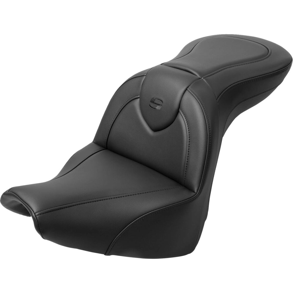 Harley-Davidson Softail (18-20) Roadsofa 2-up sæde med førerryglæn – Saddlemen – ekstra produktvisning med fokus på form, polstring, syninger og finish – billede 2