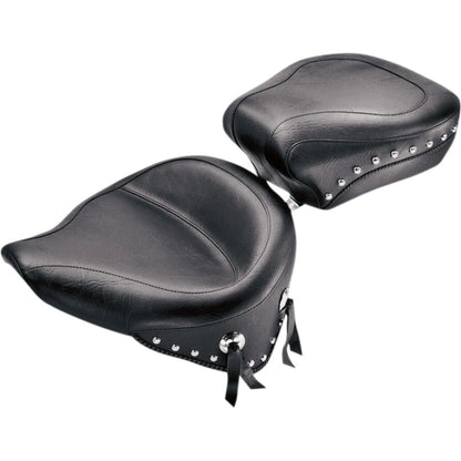 Harley-Davidson Softail (85-99) Wide solosæde – Mustang – Mustang varenr. 75506 – ekstra produktvinkel med fokus på form og finish – billede 4