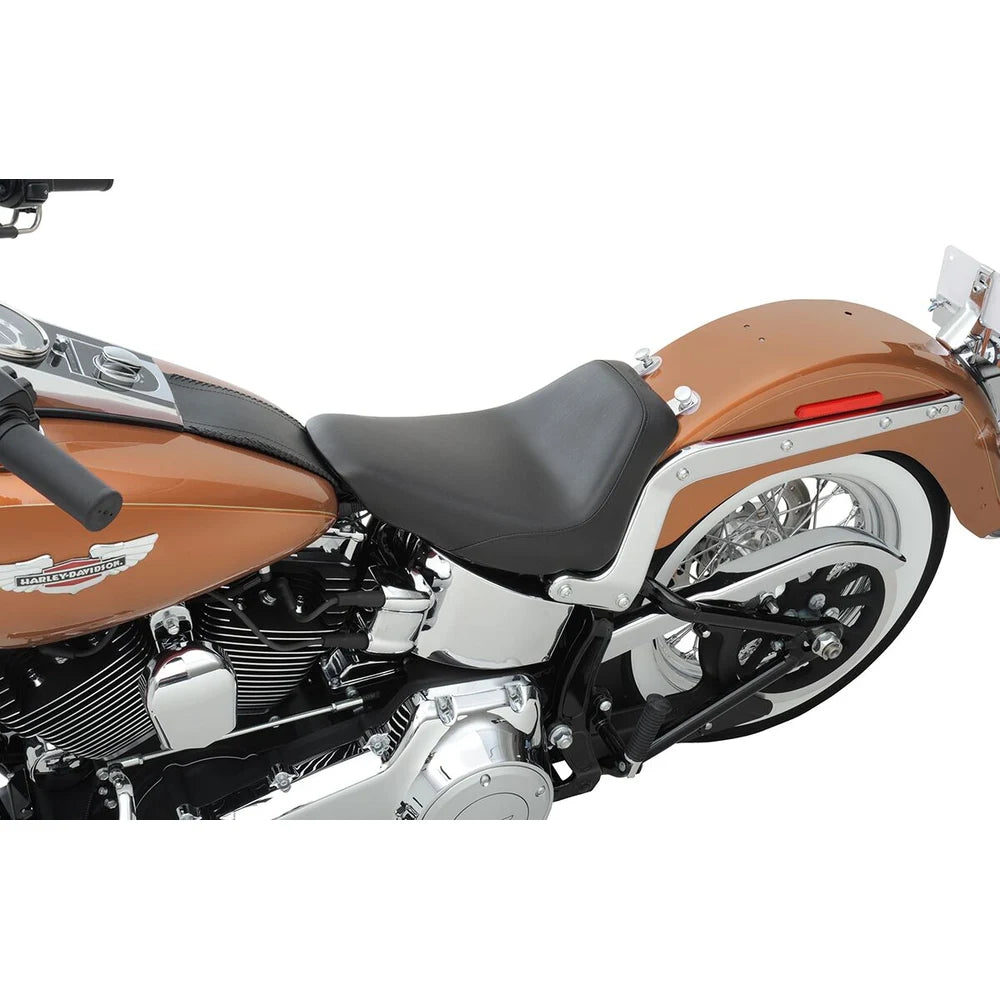 Harley-Davidson Softail (06-17) S3 Super Slammed solosæde, 29 cm (11-1/2") – Saddlemen – ekstra produktvisning med fokus på form, polstring, syninger og finish – billede 4