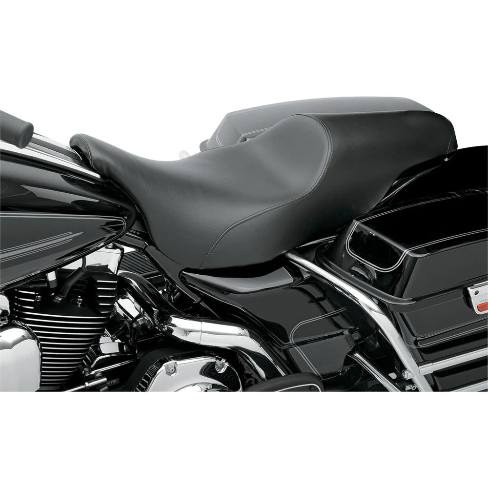 Harley-Davidson Touring (03-25) Profiler 2-up sæde – Saddlemen – ekstra produktvisning med fokus på form, polstring, syninger og finish – billede 3