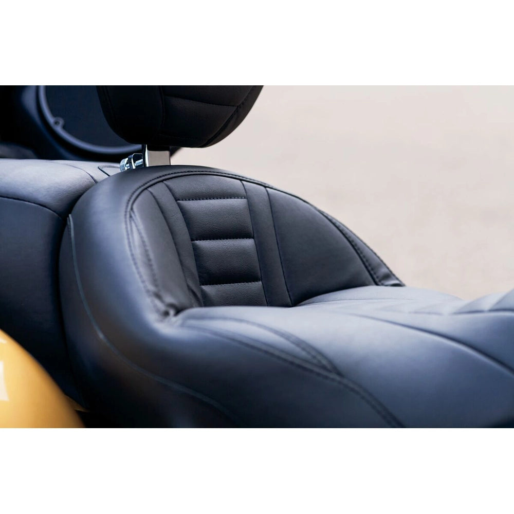 Harley-Davidson Touring (08-25) 2-up sæde – Mustang – Mustang varenr. 79006 – ekstra visning af form, polstring og design – billede 4