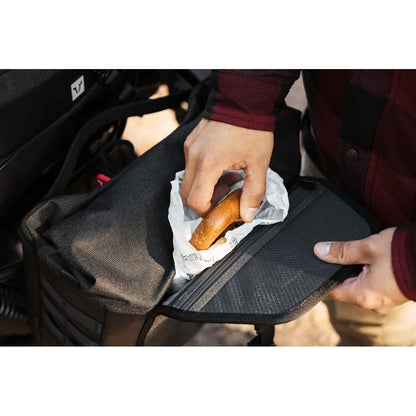 Triumph Bonneville 1200 T120 ABS (16-26) m.fl. V-LOC Legend Gear Side Bag (11 Liters) – SW-Motech – produktbillede 2