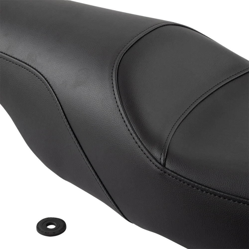 Harley-Davidson Touring (03-25) Profiler 2-up sæde – Saddlemen – ekstra produktvisning med fokus på form, polstring, syninger og finish – billede 2