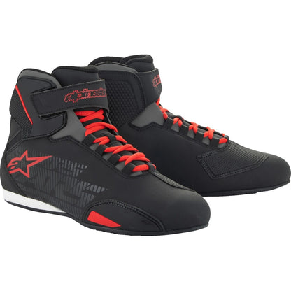 MC sko Sektor, herre – Sort/Mørkegrå/Rød, str. EU 45 / US 11.5 fra Alpinestars – primært produktbillede