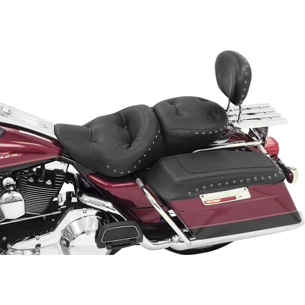 Harley-Davidson FX/FL (97-07) Touring 2-up sæde – Mustang – Mustang varenr. 75466 – ekstra produktvinkel med fokus på form og finish – billede 2