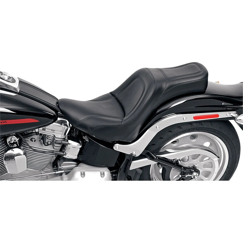 Harley-Davidson Softail (06-17) King 2-up sæde – Saddlemen – ekstra produktvisning med fokus på form, polstring, syninger og finish – billede 4