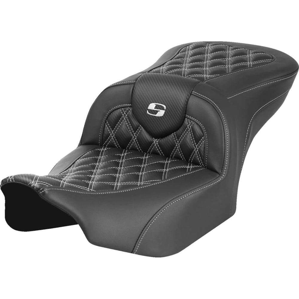Harley-Davidson Touring (23-26) Roadsofa 2-up sæde Carbon Fiber/ Lattice Stitch/ Perforated hvid syning – Saddlemen