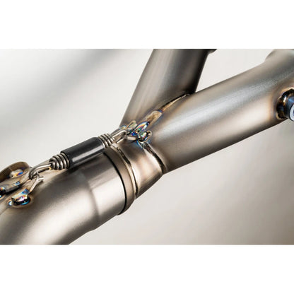 Yamaha YZF-R1 / MT-10 (15-26) Force Evo 3/4 slip-on, titanium – Spark – monteret på motorcykel, design og linjeføring, billede 3