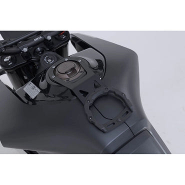 Husqvarna Svartpilen 801 ABS (24-25) PRO tankring – SW-Motech – produktbillede 2