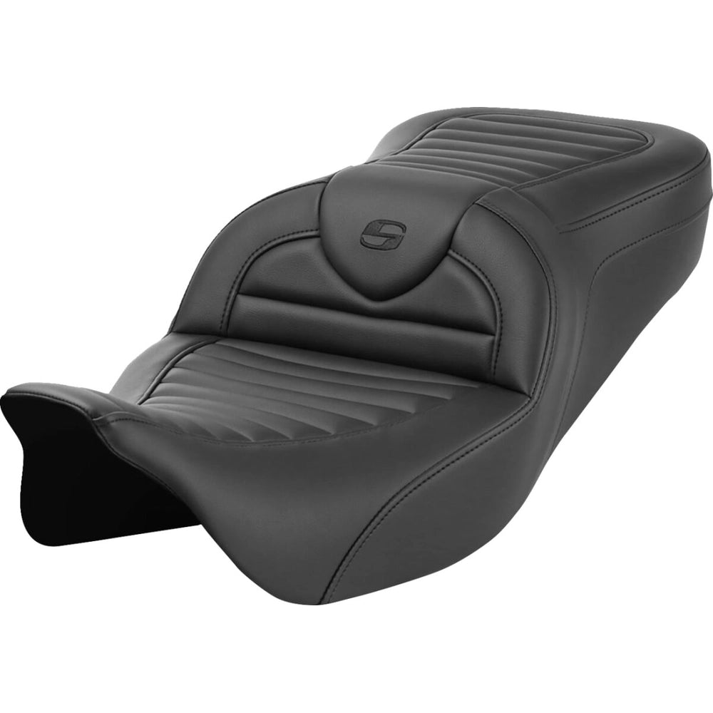 Harley-Davidson Touring (08-24) Roadsofa 2-up sæde Tuck-n-Roll – Saddlemen