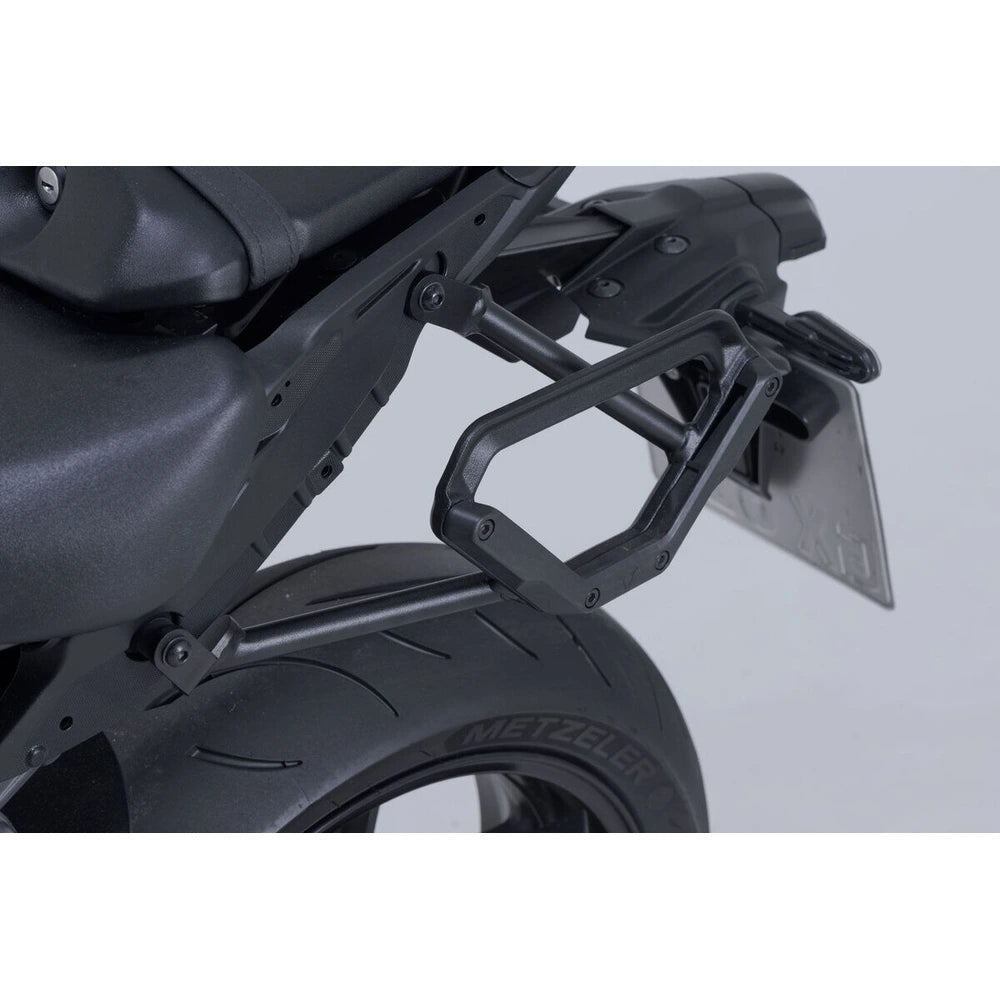 Yamaha MT-09 ABS (22-26) m.fl. V-LOC side carrier Left – SW-Motech – produktbillede 3