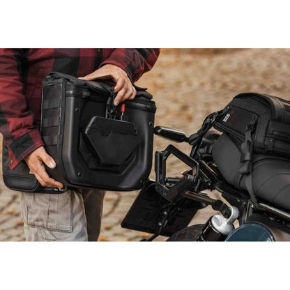 Triumph Bonneville 1200 T120 ABS (16-26) m.fl. V-LOC Legend Gear Side Bag (11 Liters) – SW-Motech – produktbillede 3