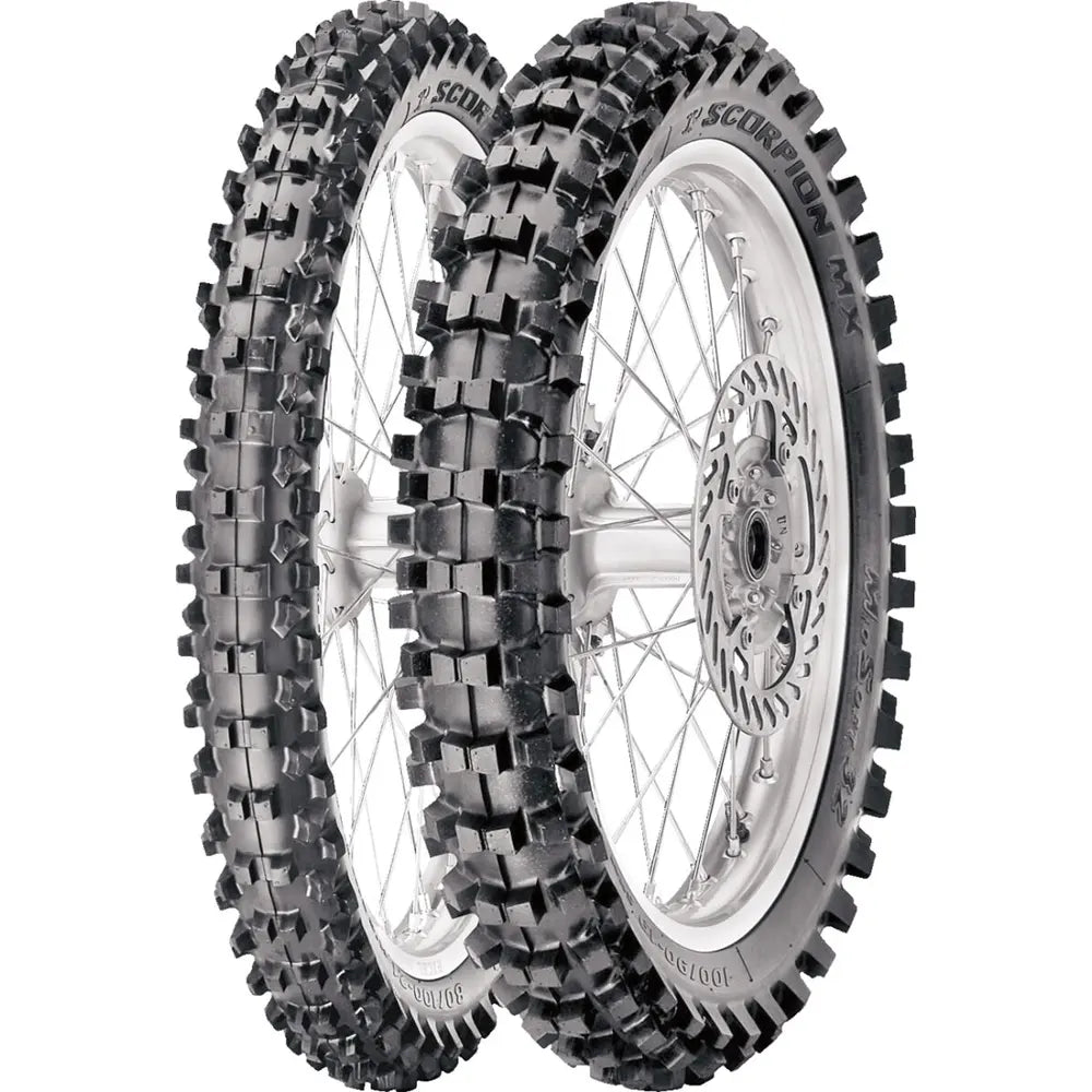 Pirelli Scorpion MX32 Mid Soft 100/90-19 57M TT NHS – bagdæk – originalt Pirelli bagdæk med maksimalt greb, præcis feedback og ægte banefølelse. Køb hos Mo2parts.