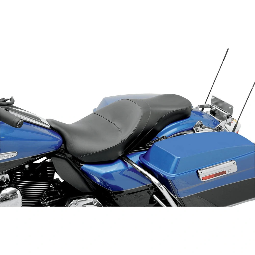 Harley-Davidson Touring (03-24) Pro Tour 2-up sæde – Saddlemen – ekstra produktvisning med fokus på form, polstring, syninger og finish – billede 2