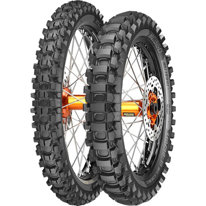 Metzeler MC360 Mid-Hard 100/100-18 59M TT – bagdæk – originalt Metzeler MC-dæk med motocross-traktion og præcis kontrol i terræn.